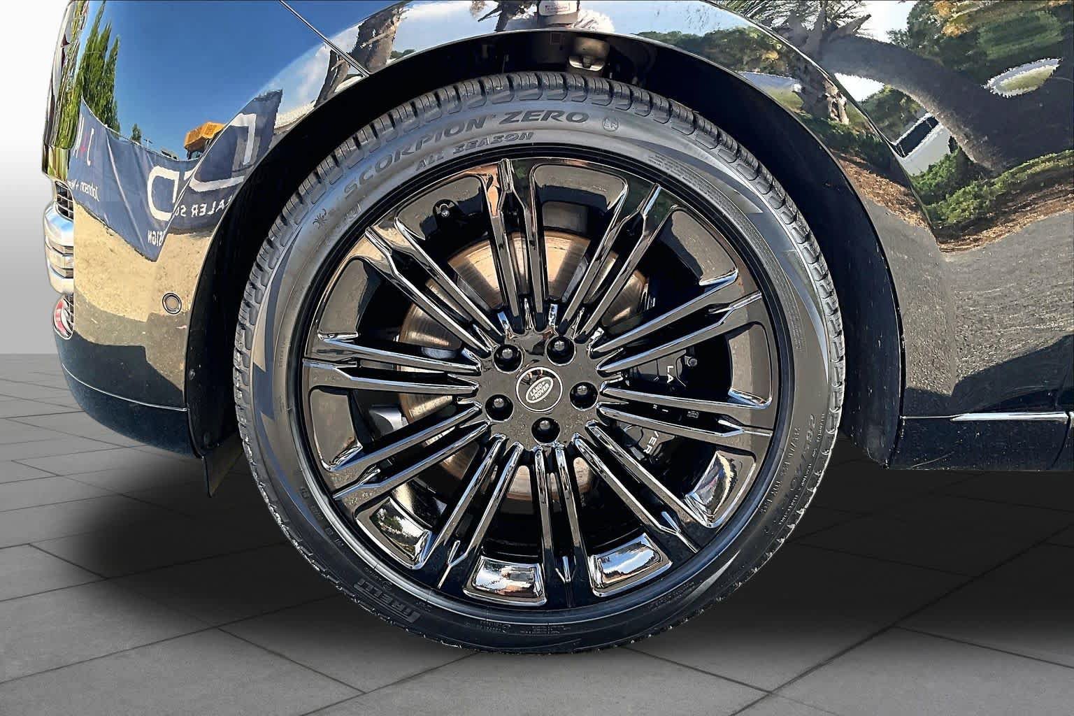 Used 2023 Land Rover Range Rover Autobiography AWD/4WD image 26
