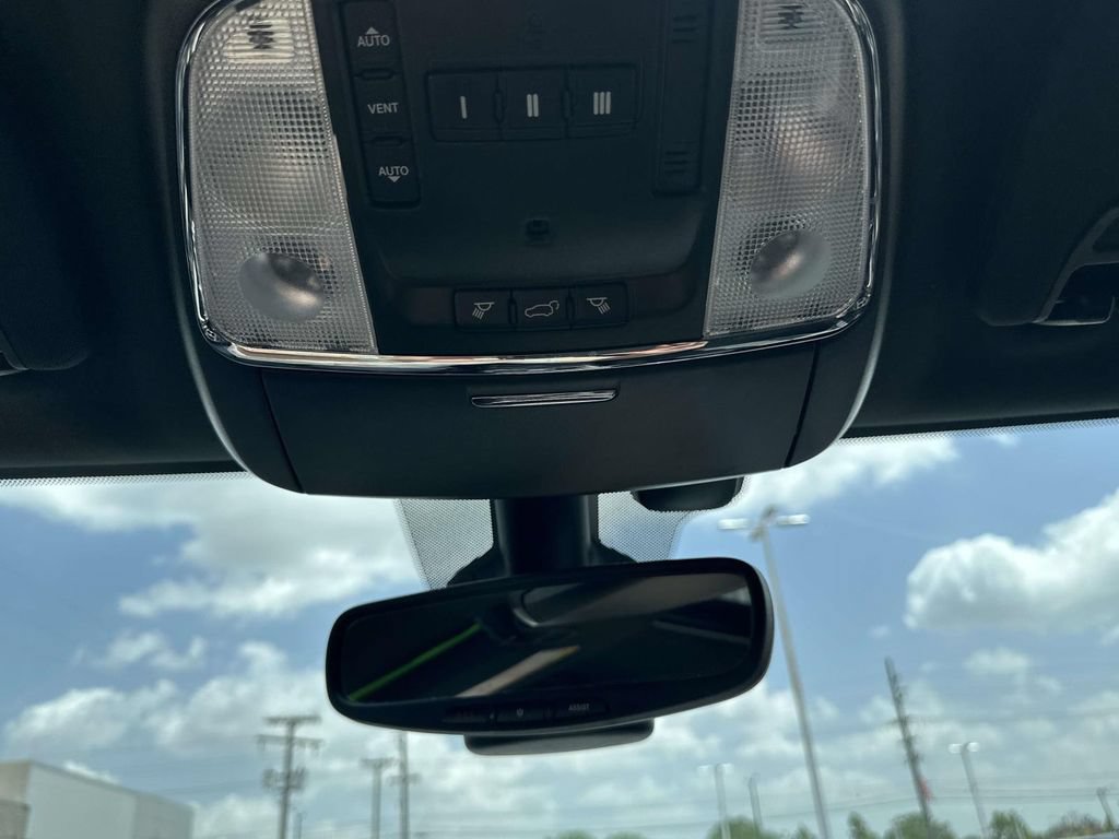 Used 2017 Jeep Grand Cherokee Limited w/ Trailer Tow Group IV AWD/4WD image 32