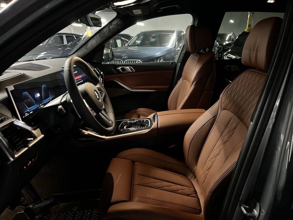 New 2026 BMW X7 M60i image 11