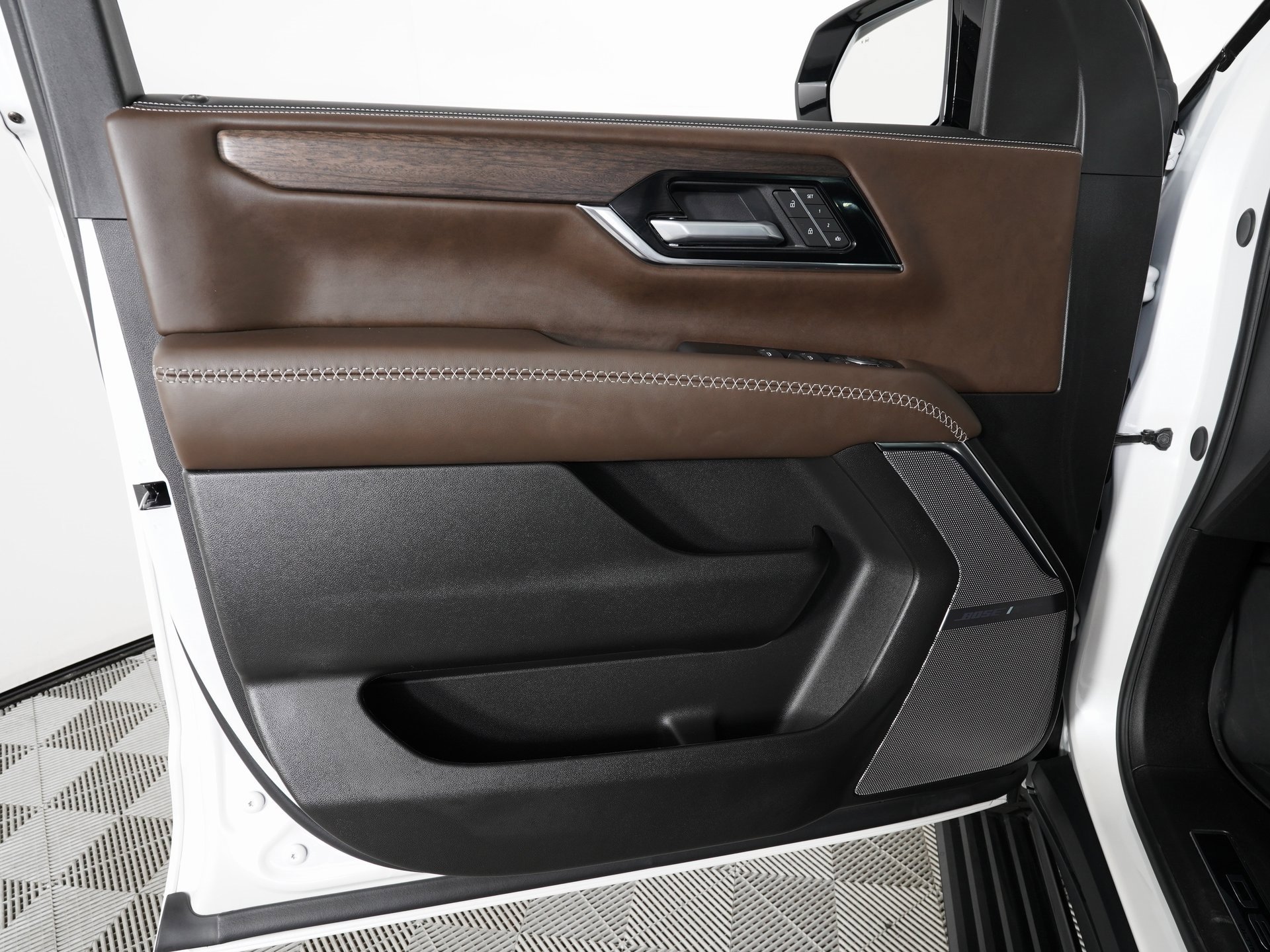 Used 2025 GMC Yukon Denali Ultimate image 19