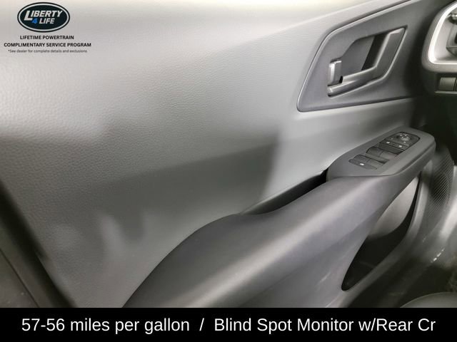 Used 2025 Toyota Prius LE image 32