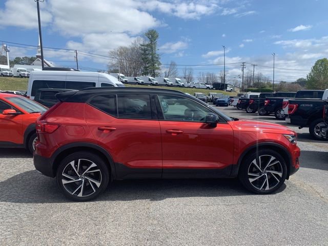 Used 2019 Volvo XC40 T5 R-Design image 10