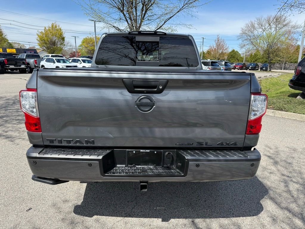 Used 2018 Nissan Titan SL w/ Midnight Edition AWD/4WD image 4