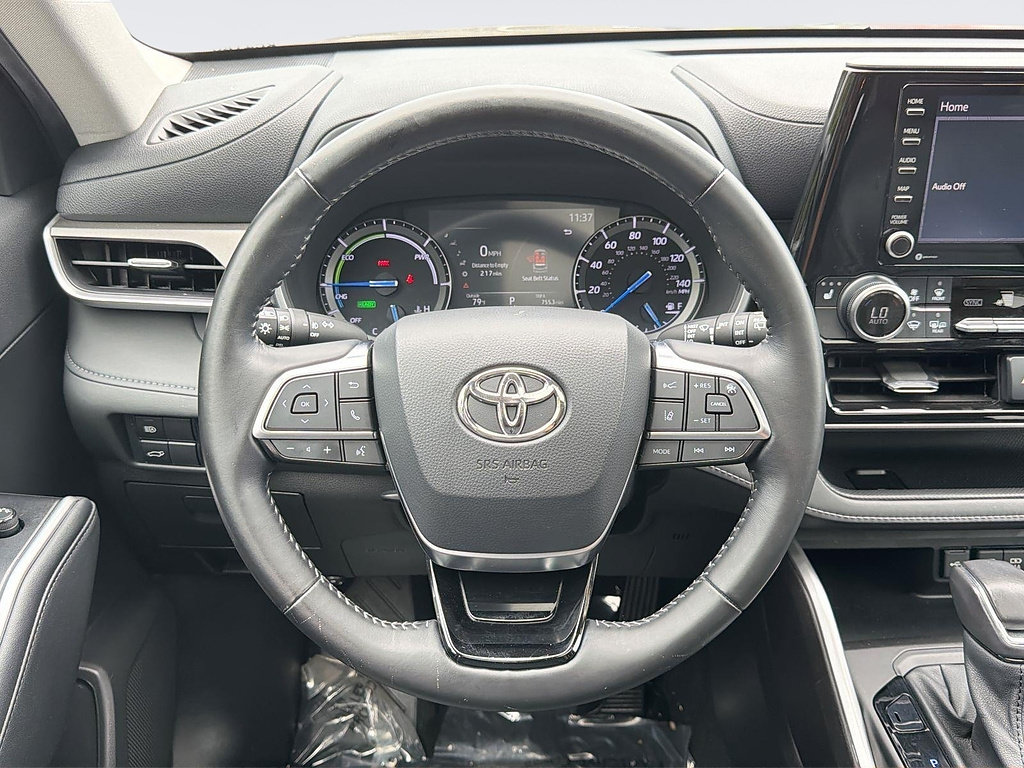 Used 2021 Toyota Highlander XLE AWD/4WD image 8