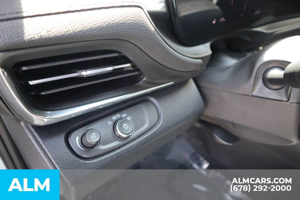 Used 2025 Buick Envista Preferred image 13