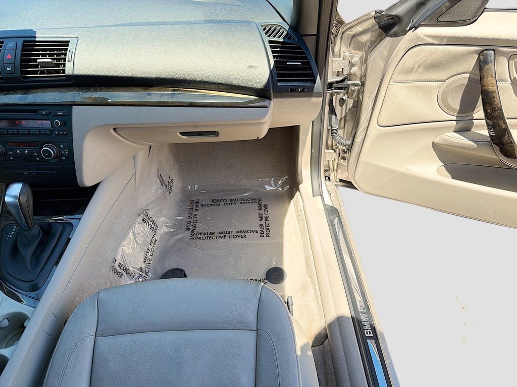 Used 2011 BMW 128i Convertible image 17