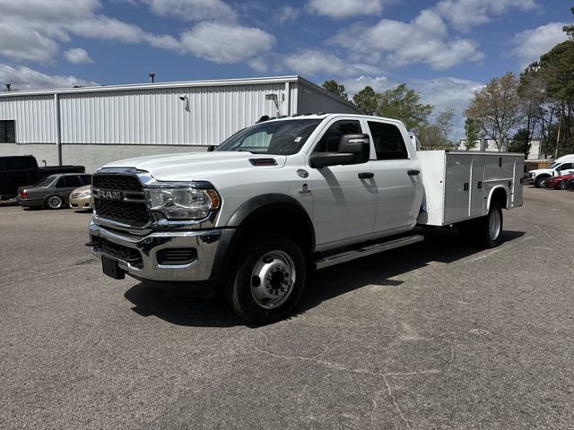 Used 2024 RAM 5500 Tradesman w/ Chrome Appearance Group AWD/4WD image 4