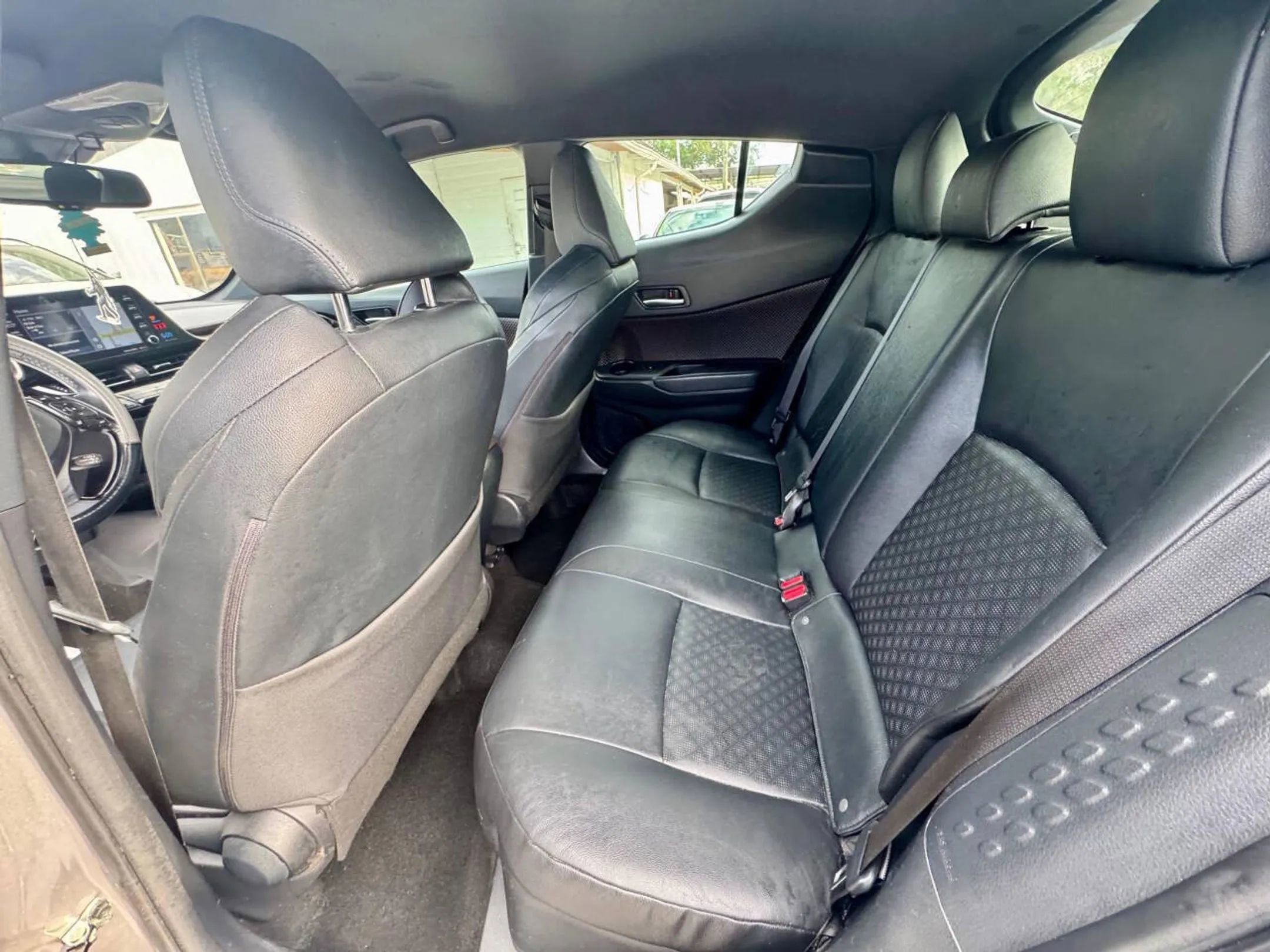 Used 2019 Toyota C-HR Limited FWD image 16