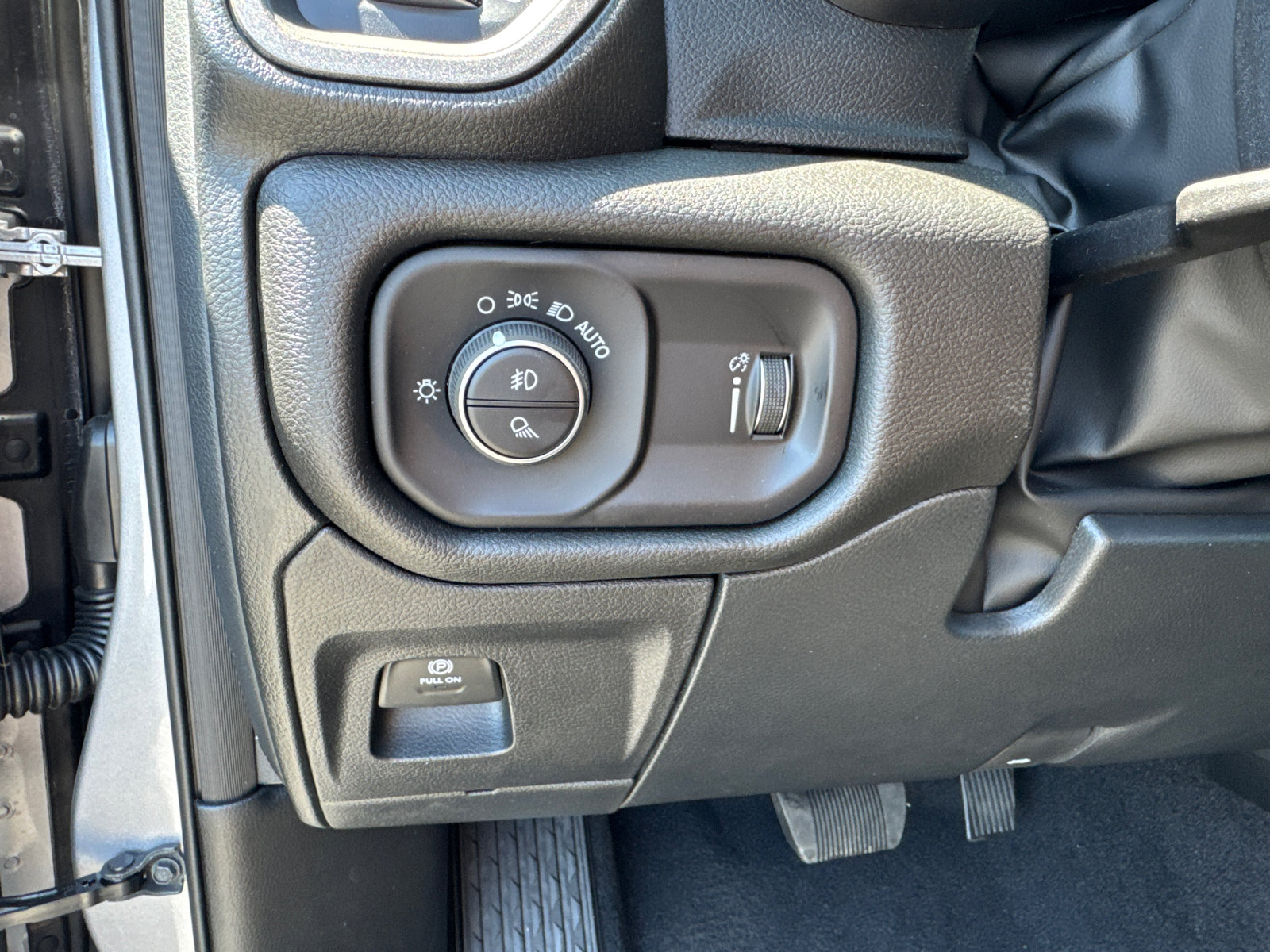 New 2025 RAM 1500 Tradesman w/ Night Edition AWD/4WD image 16