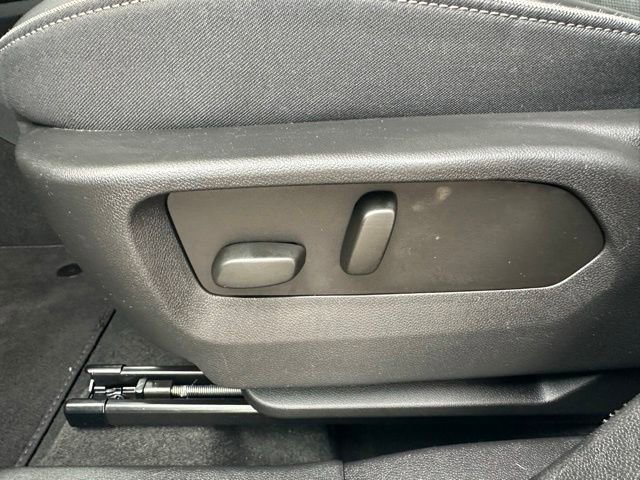 Used 2023 Buick Envision Essence AWD/4WD image 28