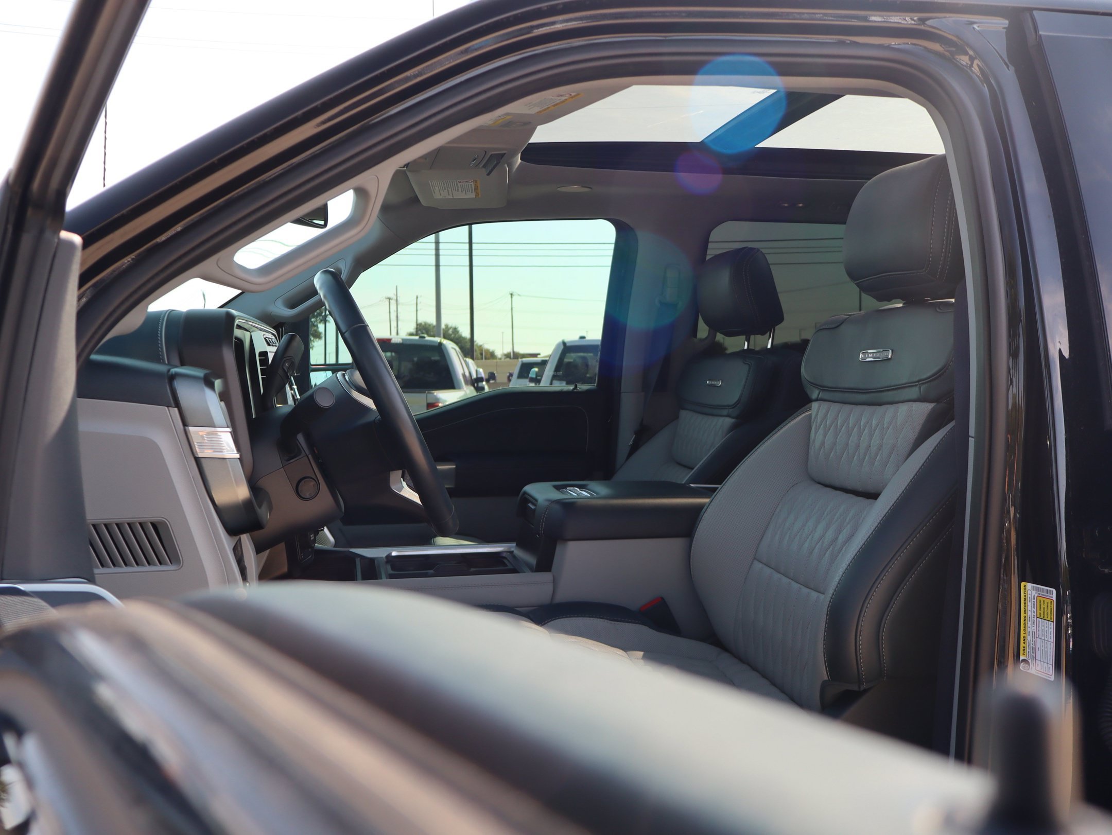 Used 2024 Ford F250 Limited w/ FX4 Off-Road Package AWD/4WD image 12