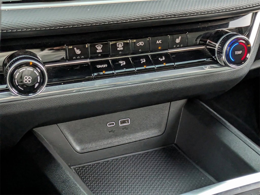 Used 2025 Chevrolet Equinox LT image 22