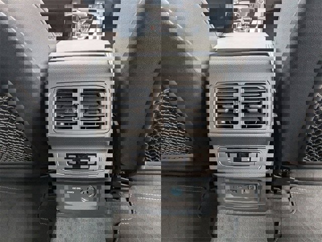 Used 2024 Audi Q5 e Premium Plus image 15