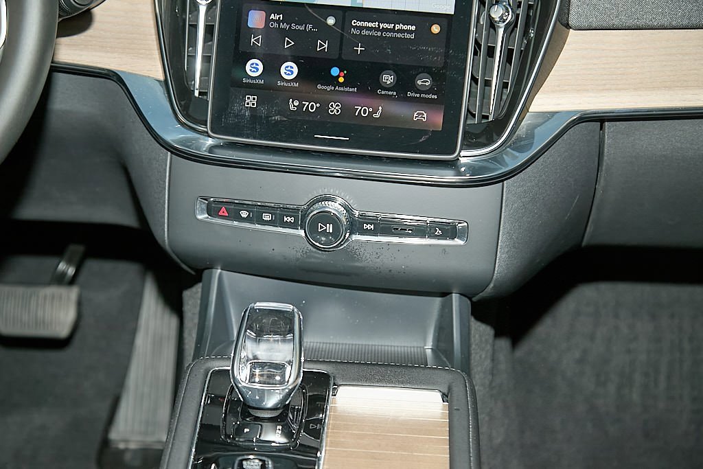 New 2025 Volvo XC90 B6 Plus w/ Protection Package Premier image 28