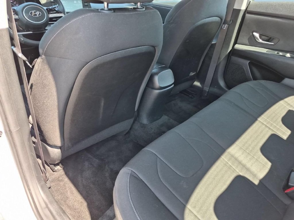 Used 2021 Hyundai Elantra SEL FWD image 25