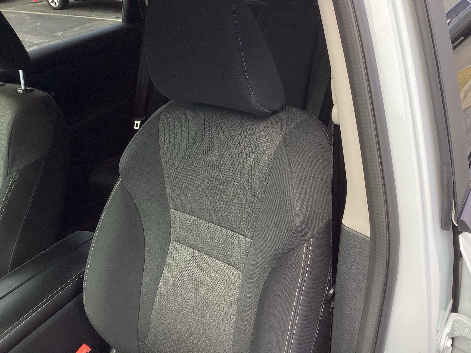 Used 2025 Nissan Rogue SV image 11