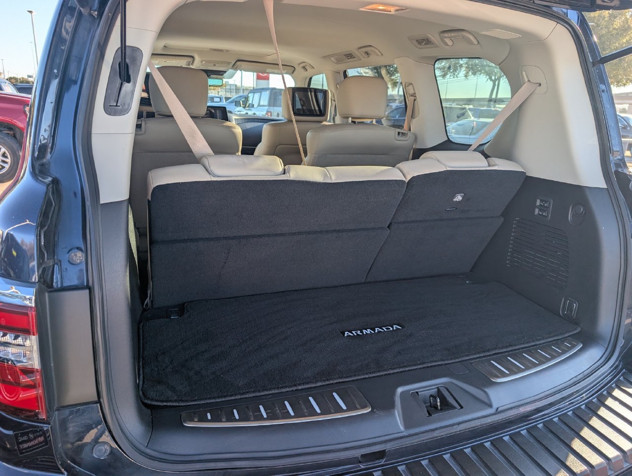 Used 2022 Nissan Armada Platinum w/ Captain's Chairs Package RWD image 31