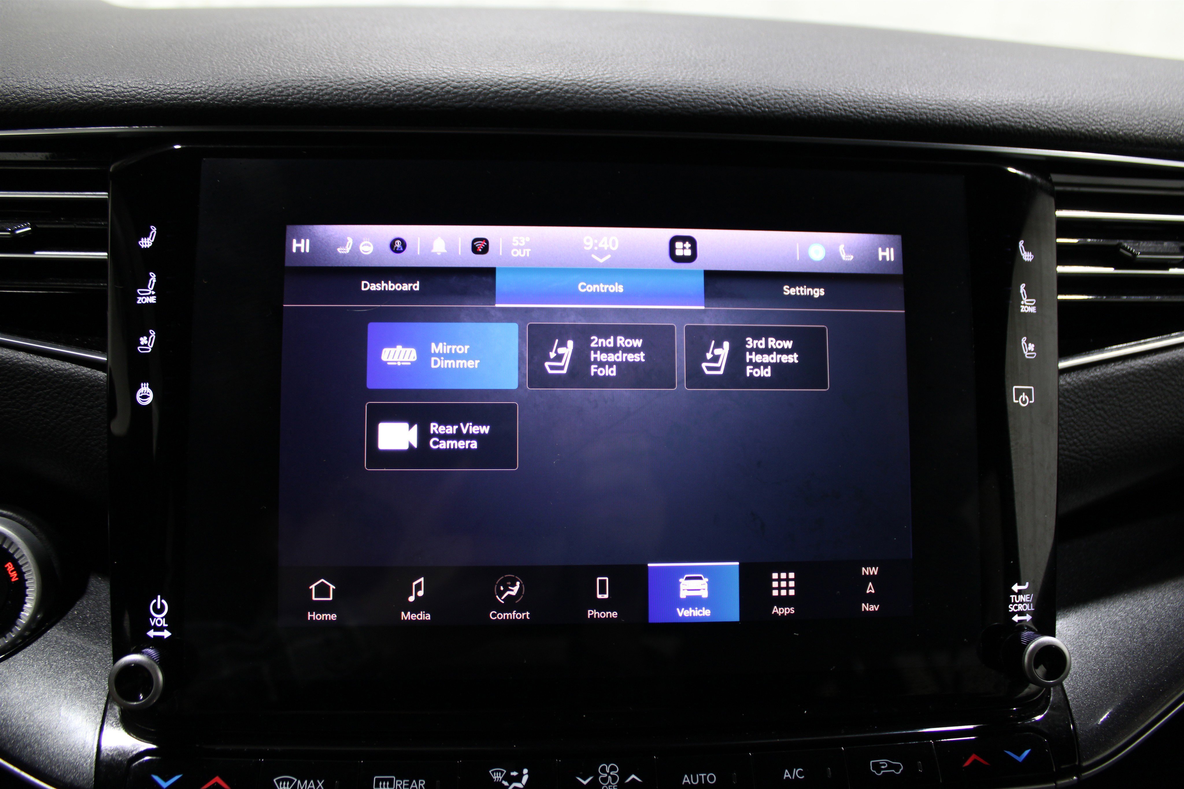 Used 2024 Jeep Wagoneer 4WD w/ Premium Group I image 18