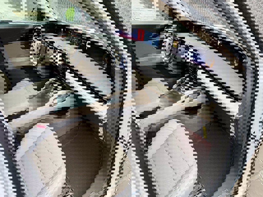 New 2025 Lincoln Nautilus Premier w/ Jet Appearance Package image 19