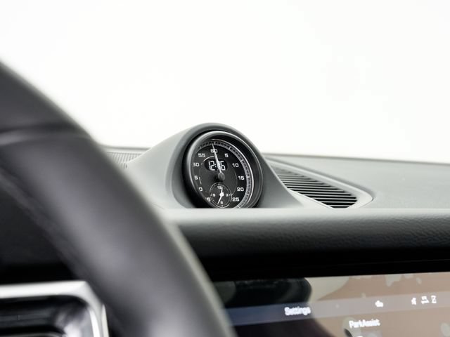 Certified 2026 Porsche Macan AWD/4WD image 16