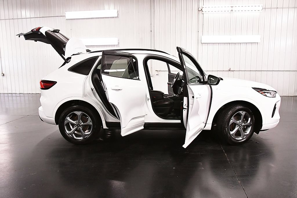 Used 2023 Ford Escape ST-Line AWD/4WD image 31
