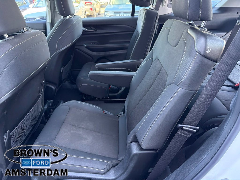 Used 2023 Jeep Grand Cherokee L Laredo AWD/4WD image 17