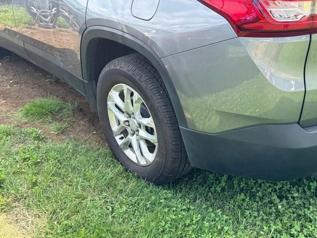 Used 2019 Chevrolet Traverse LT FWD image 21
