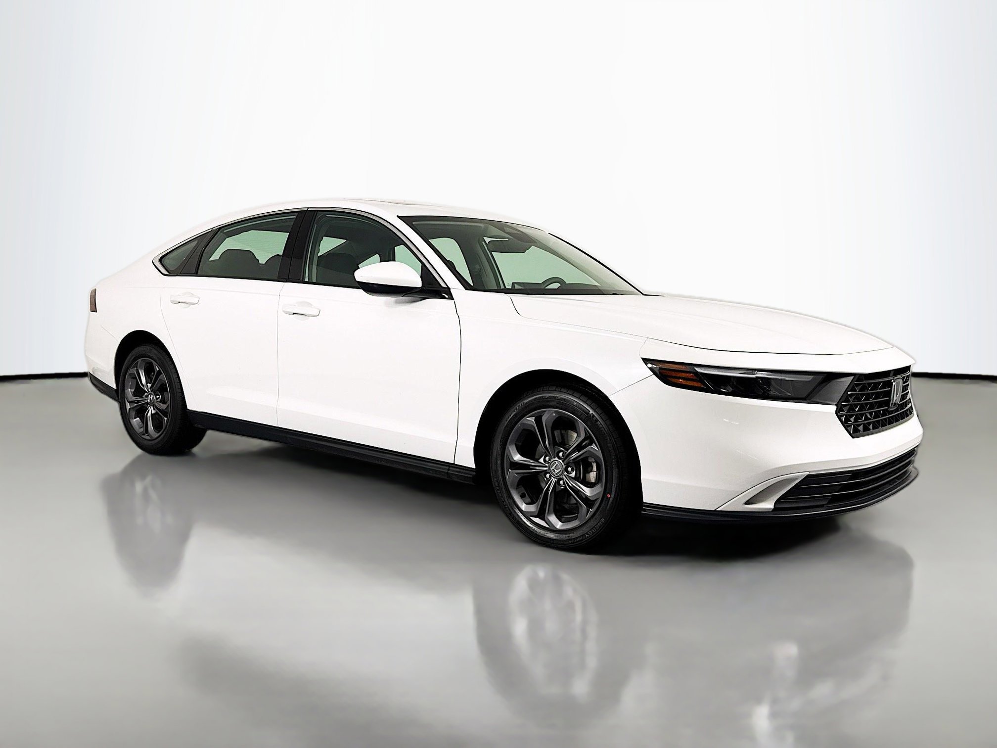 Certified 2023 Honda Accord EX image 3