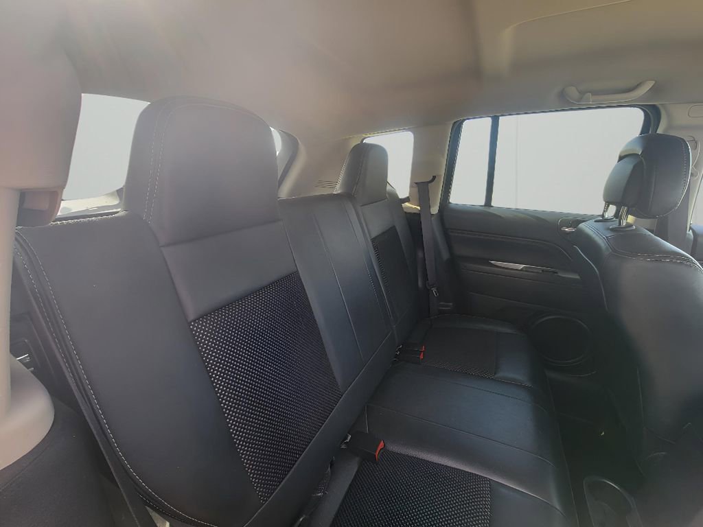 Used 2016 Jeep Compass Latitude image 27