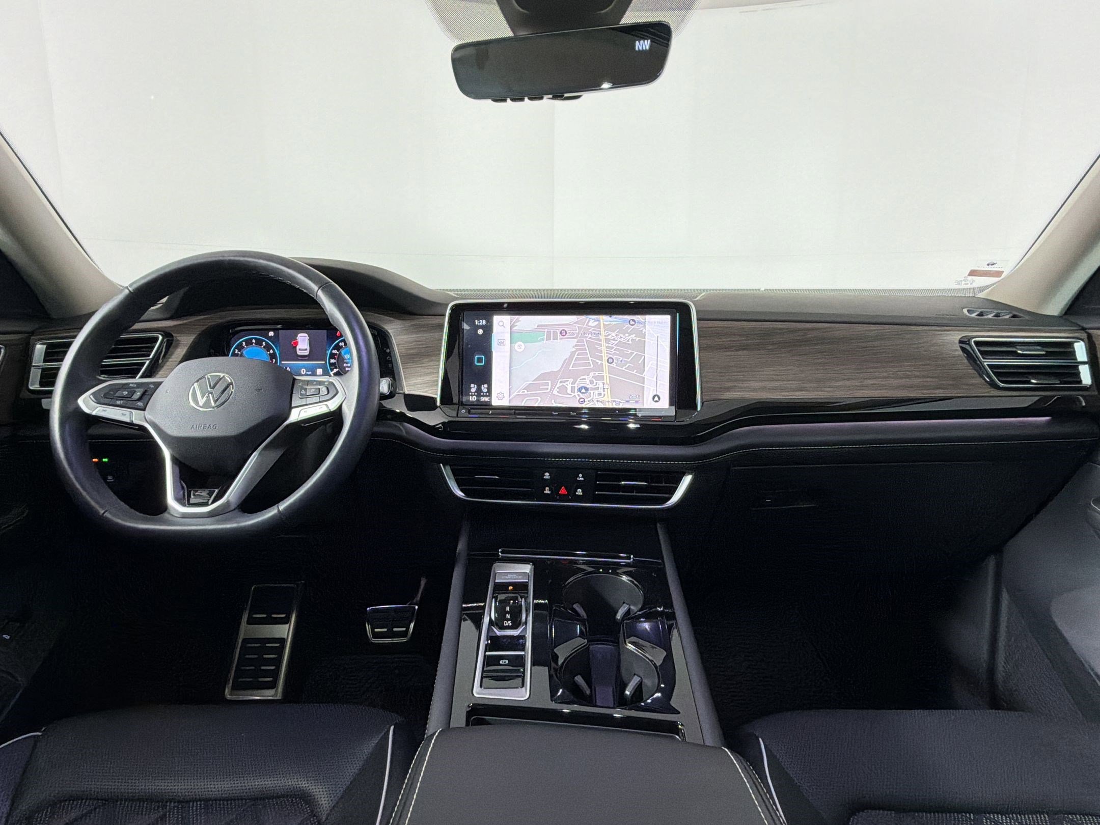 Used 2024 Volkswagen Atlas SEL Premium R-Line AWD/4WD image 13