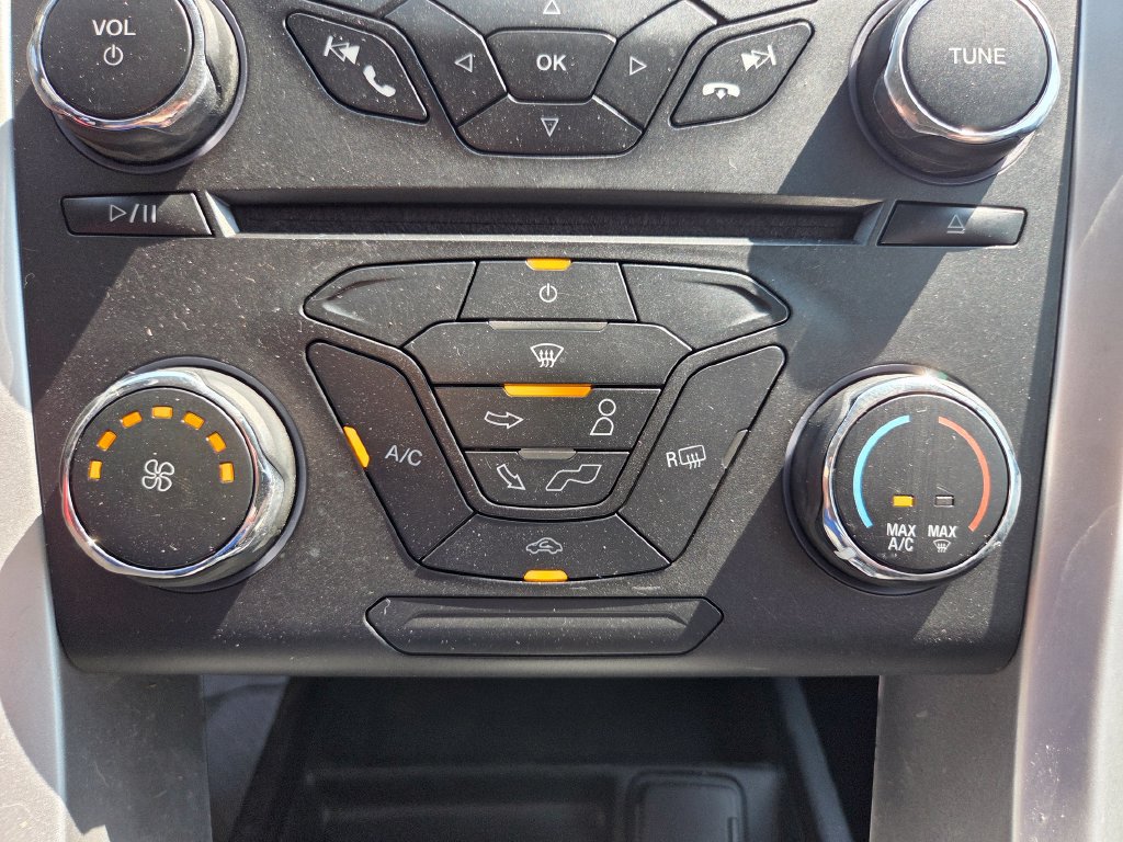 Used 2016 Ford Fusion SE w/ Equipment Group 201A FWD image 24