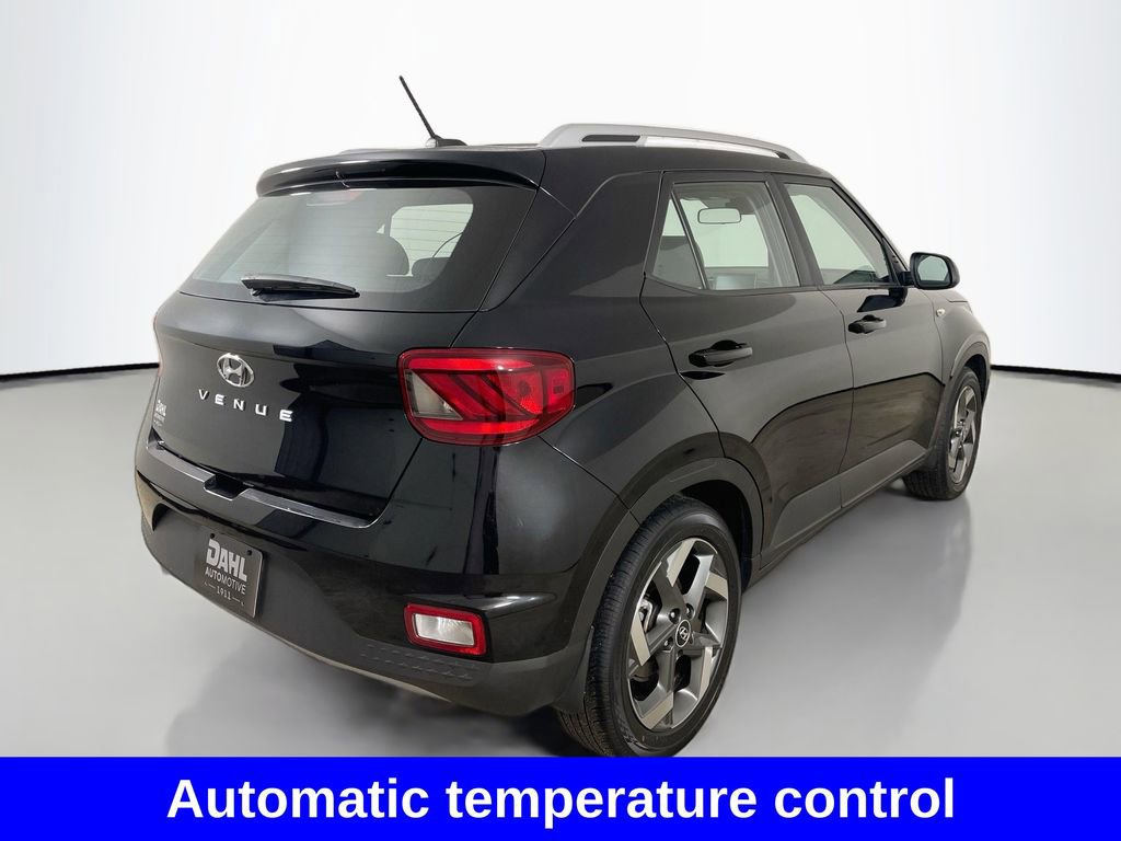Used 2023 Hyundai Venue SEL image 9