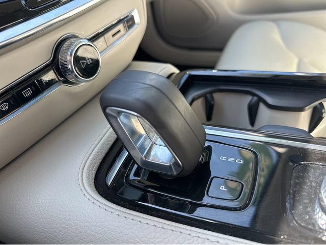Used 2022 Volvo S60 T8 R-Design Expression w/ Premium Package AWD/4WD image 22