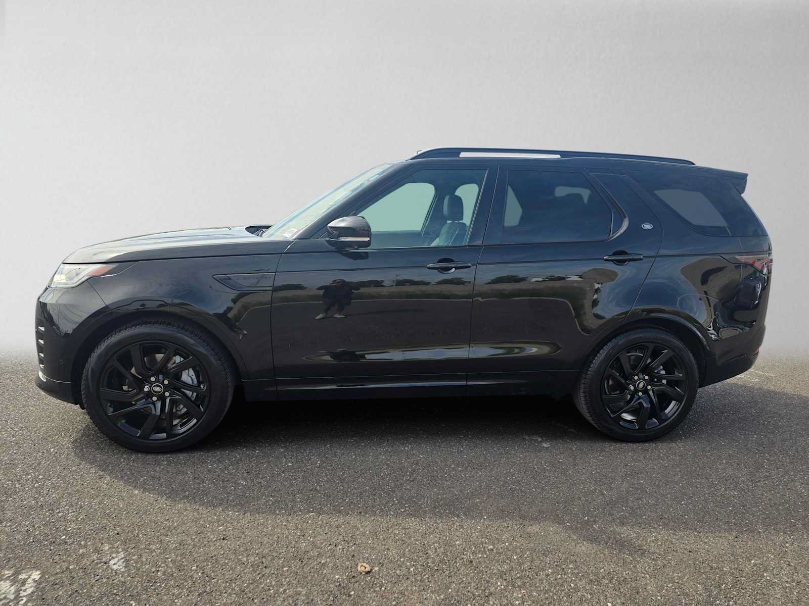 Used 2023 Land Rover Discovery S R-Dynamic AWD/4WD image 6