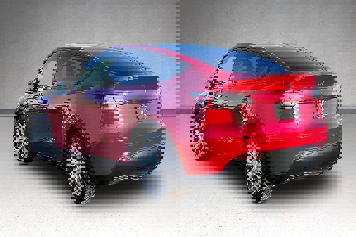 Used 2022 Tesla Model Y Long Range image 30