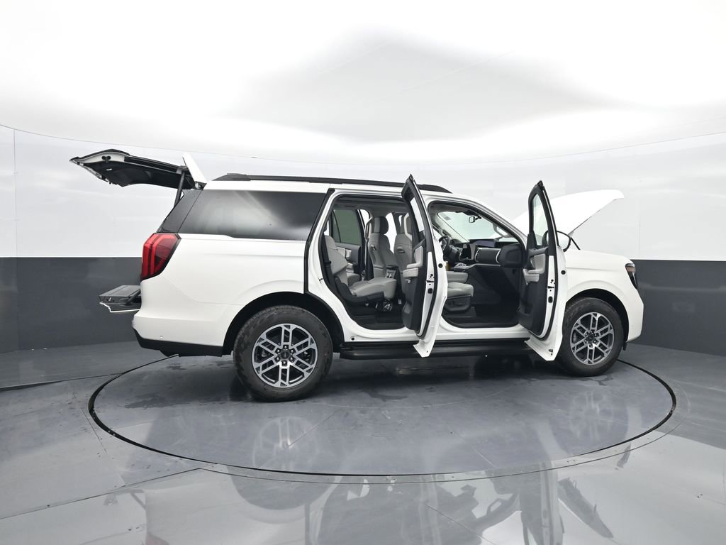 New 2025 Ford Expedition Active image 59