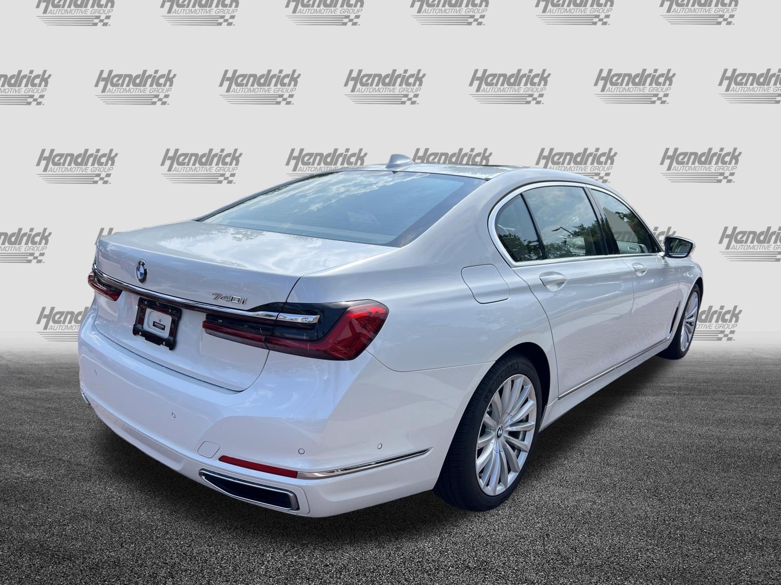 Used 2020 BMW 740i w/ Premium Package RWD image 10