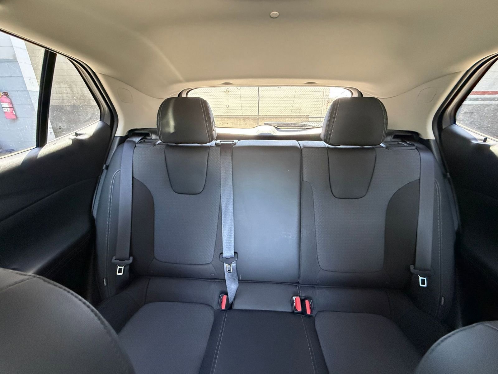 Used 2025 Buick Encore GX Preferred image 37