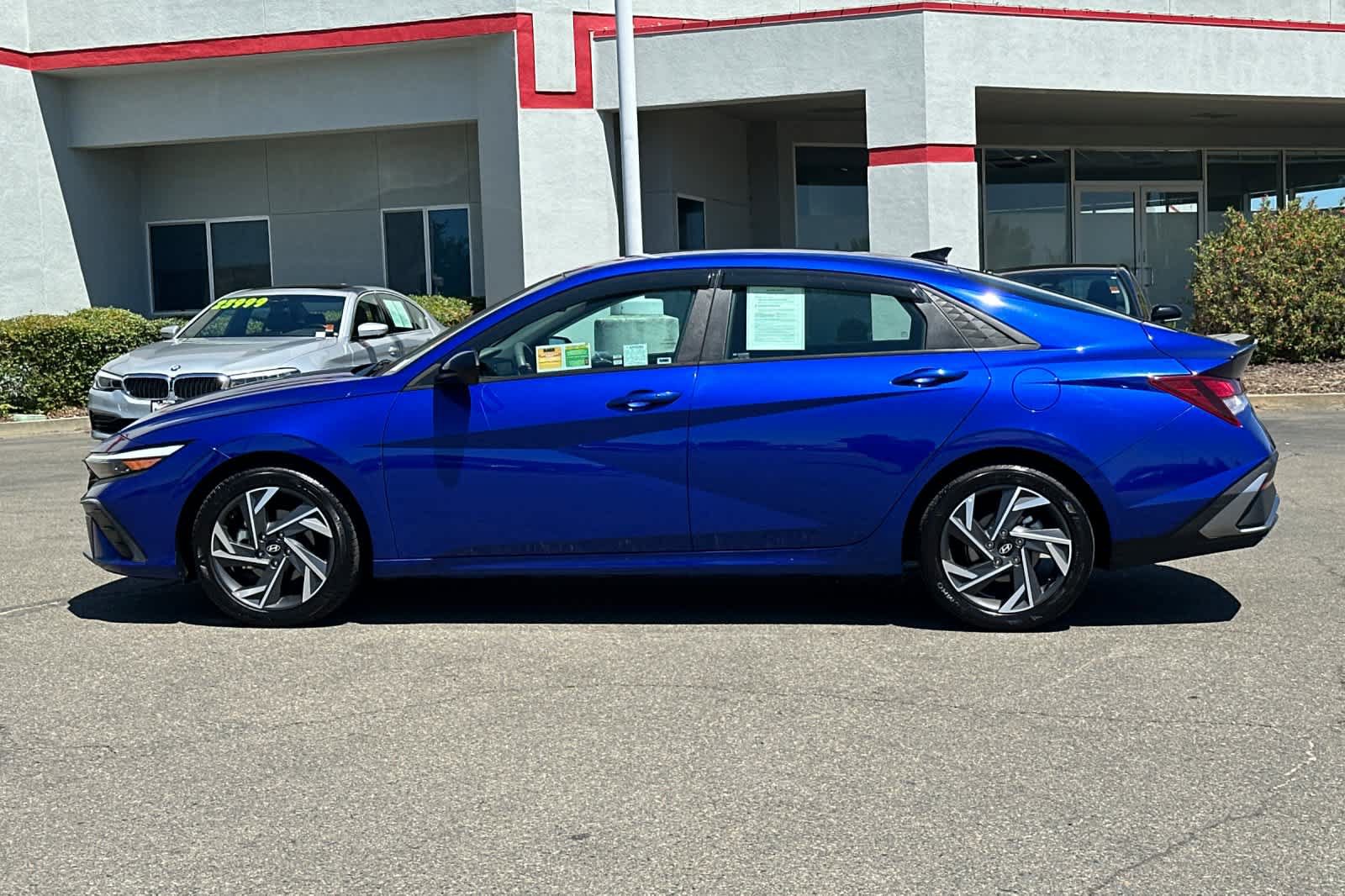 Used 2025 Hyundai Elantra Sport FWD image 9