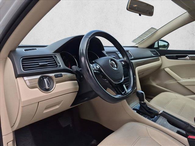 Used 2017 Volkswagen Passat 1.8T SE FWD image 7