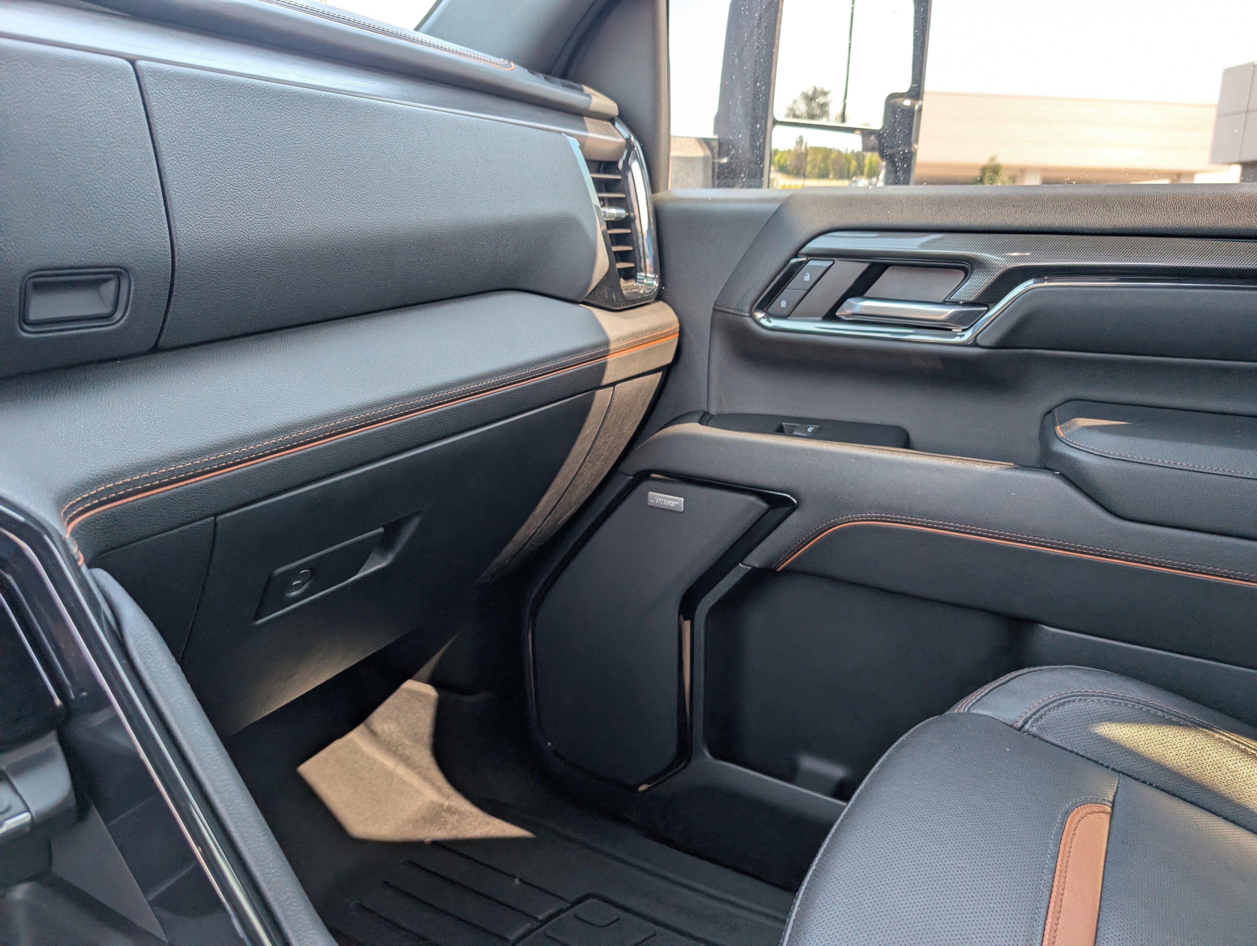 Used 2024 GMC Sierra 2500 AT4 w/ AT4 Premium Plus Package image 30