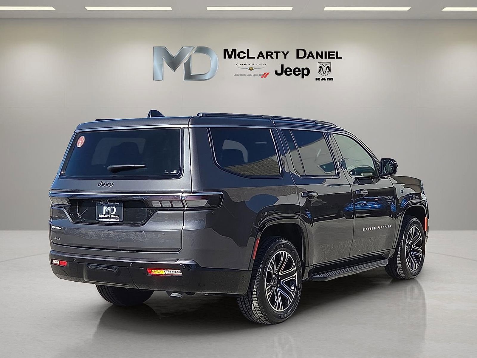 New 2026 Jeep Grand Wagoneer 4WD w/ Premium Group I image 5