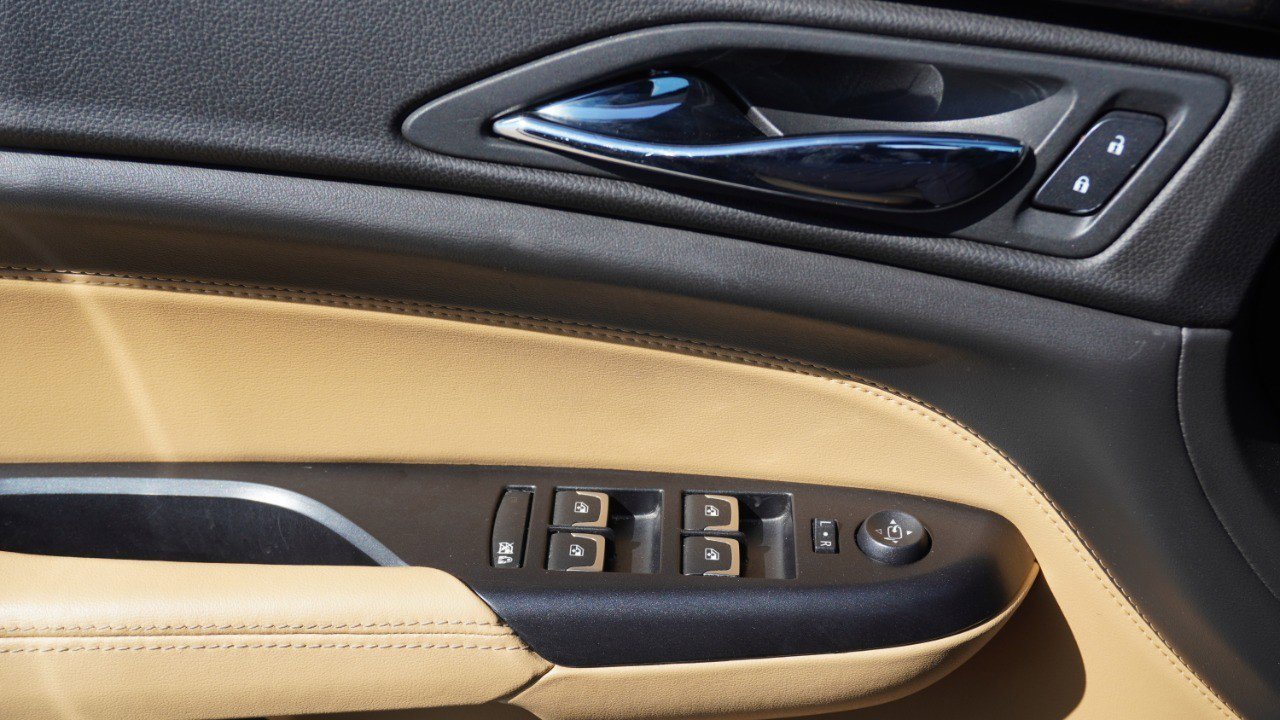 Used 2015 Cadillac SRX Luxury w/ Driver Awareness Package image 21