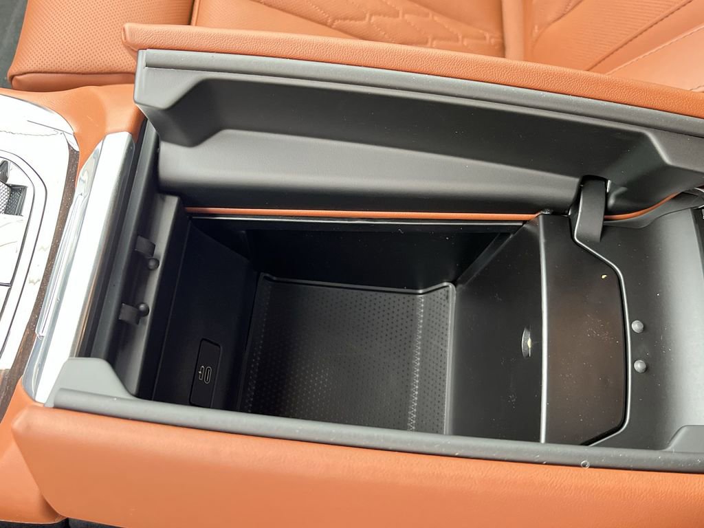 New 2026 BMW X7 M60i image 21