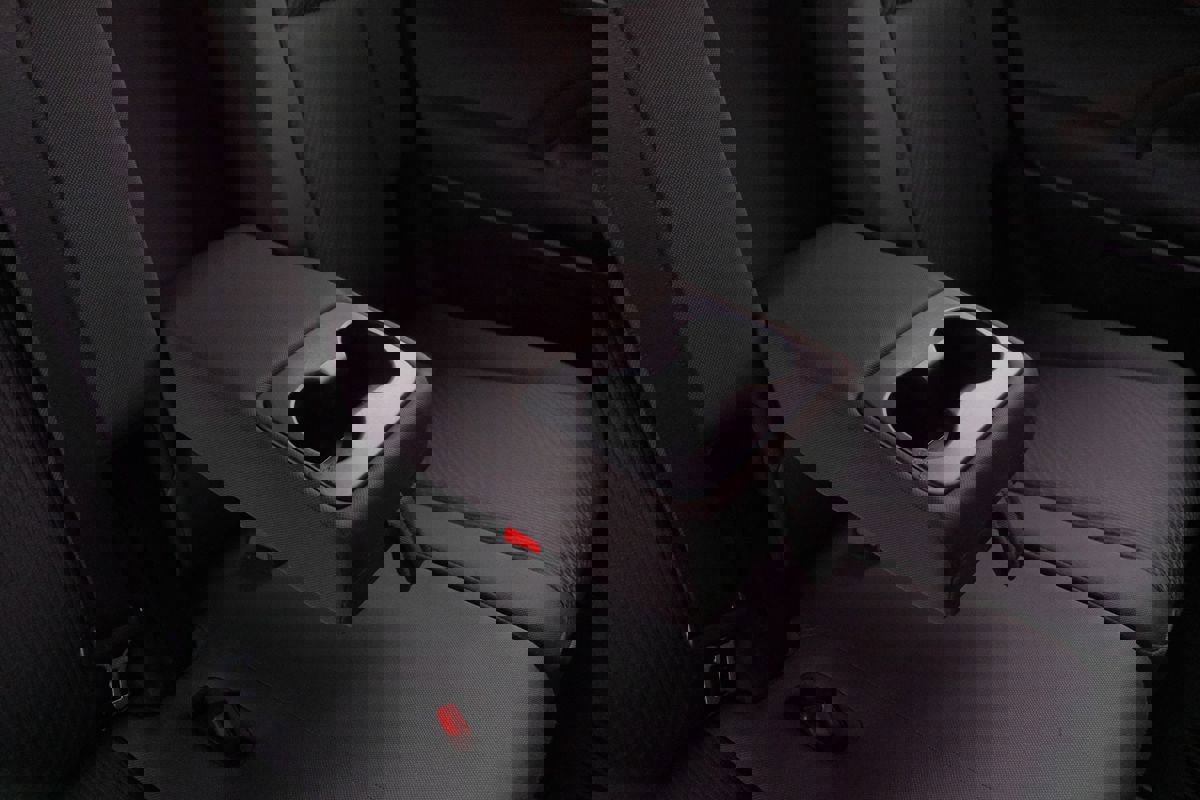 Used 2017 Toyota Highlander LE image 32