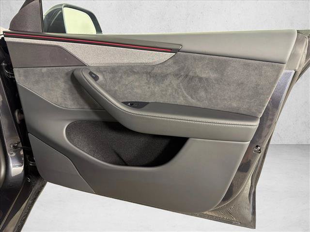 Used 2026 Tesla Model Y 2WD image 16