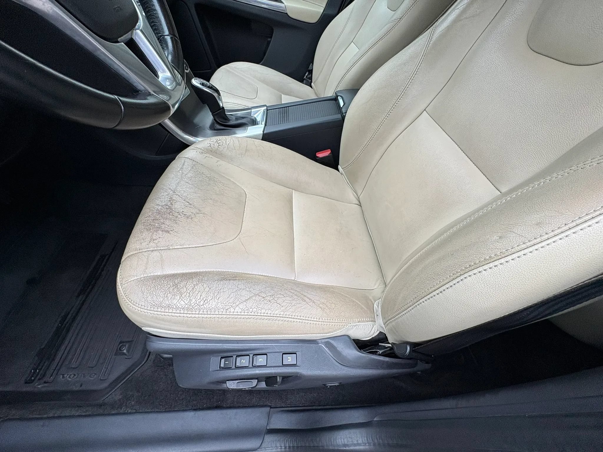 Used 2016 Volvo XC60 T6 w/ Proximity Package AWD/4WD image 30
