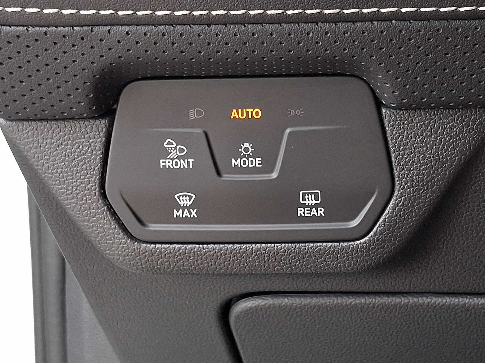 Used 2024 Volkswagen Atlas Cross Sport SE AWD/4WD image 23