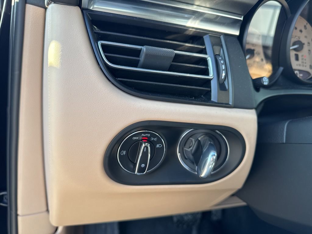 Used 2024 Porsche Macan GTS image 25