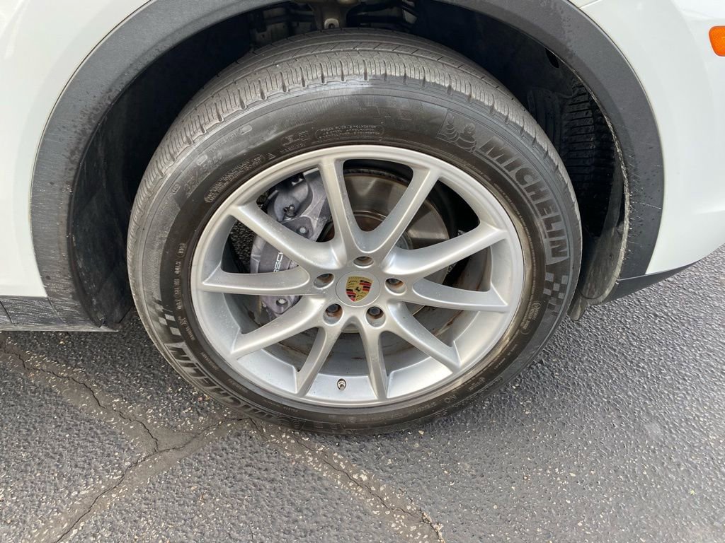 Used 2019 Porsche Cayenne AWD/4WD image 2